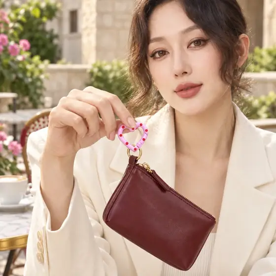 Pink heart spring clasp · Outdoor styling