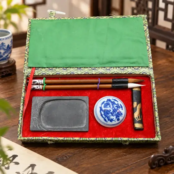 绿锦盒文房四宝 · 材质或完整造型展示