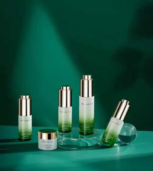 Skincare sets · Green studio photography · C008