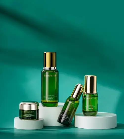 Skincare sets · Green studio photography · C009