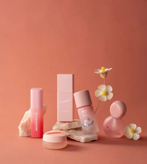 Foundation and beauty packaging · Warm still life · C018