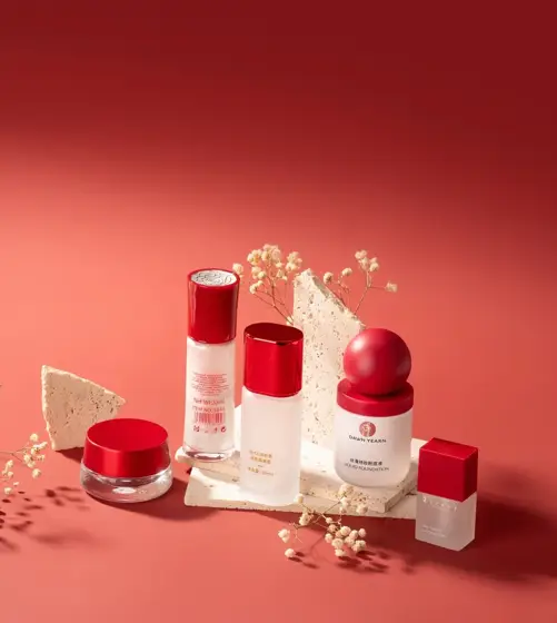 Foundation and beauty packaging · Warm still life · C019