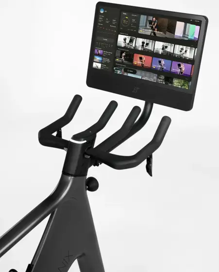 Smart fitness equipment · Product and real use · P025