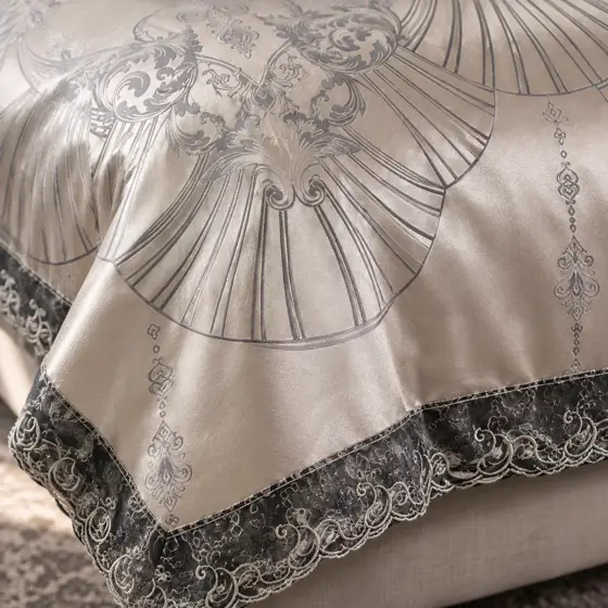 银灰提花蕾丝床品 · 材质或完整造型展示