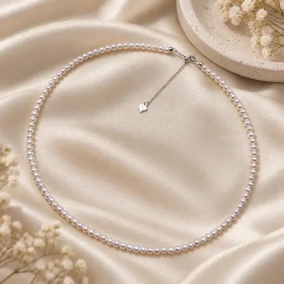 Fine small-pearl necklace — Product setting