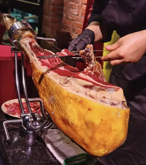 西班牙火腿产品与餐桌场景实拍