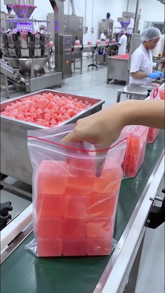 护肤产品生产与使用展示