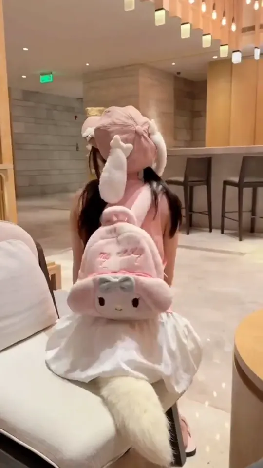 粉色毛绒帽